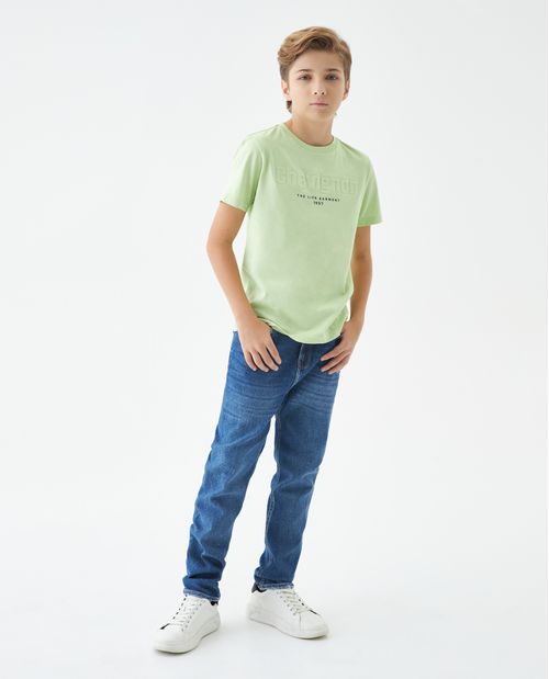 Camiseta Gráfica de Niño, Straight Fit Cuello Redondo - Diseño Tipográfico en Alto Relieve