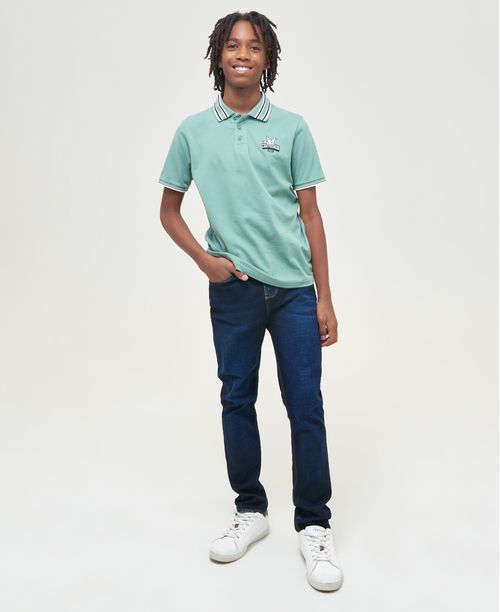 Camiseta de Niño Tipo Polo, Straight Fit Manga Corta - Diseño Fondo Entero con Cuello Tejido con Líneas en Contraste