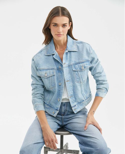 Chaqueta de Mujer en Denim, Tipo Trucker Oversized Fit - Azul Claro