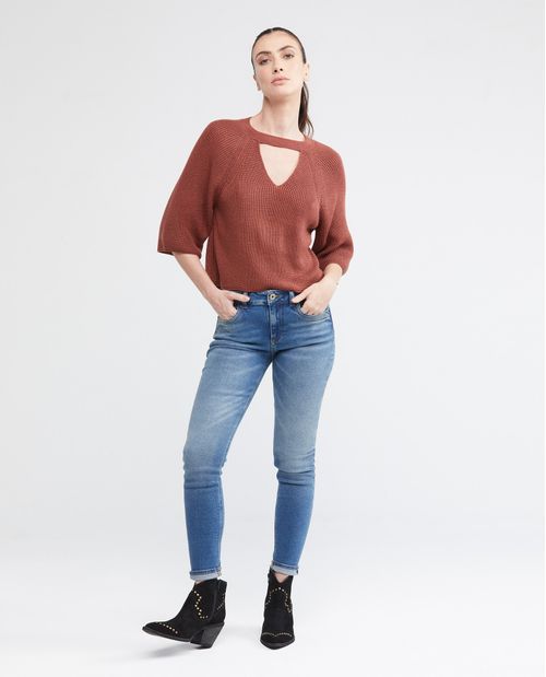 Camiseta Tejida de Mujer, Silueta Recta Cuello Redondo Tipo Collar y Escote en V Manga 3/4 - Galga Media