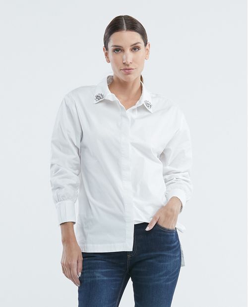 Camisa de Mujer, Silueta Oversized Manga Larga Cuello Camisero - Pedrería en Cuello