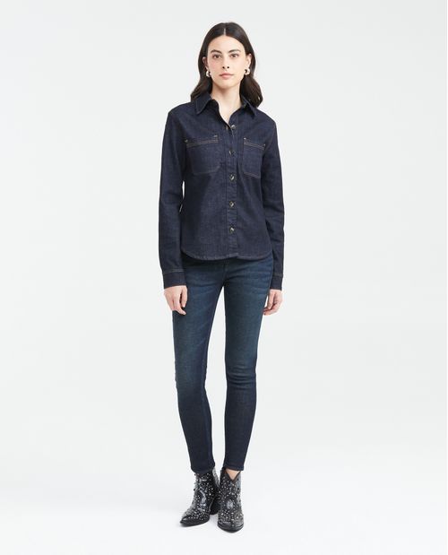 Camisa en Denim Rígido Slim Fit Manga Larga Azul Oscuro para Mujer