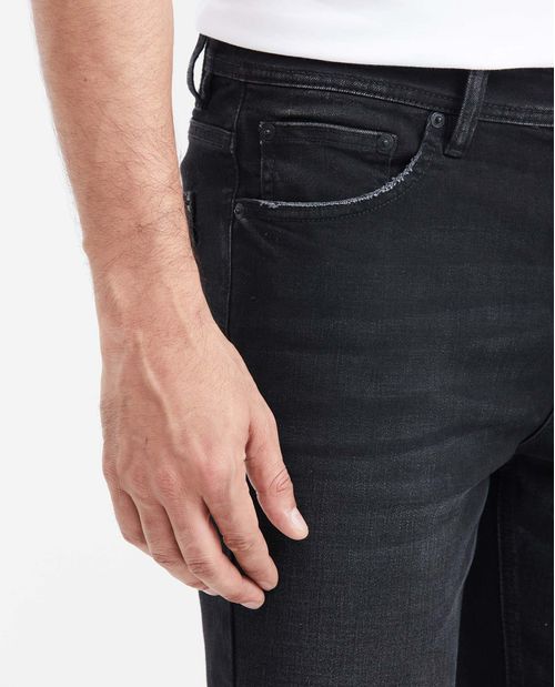 Jean Súper Slim Fit Tiro Bajo Bota Super Slim Negro Mate para Hombre