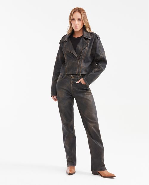 Chaqueta en Denim Tipo Biker Color Café Efecto Cuero Straight Fit para Mujer