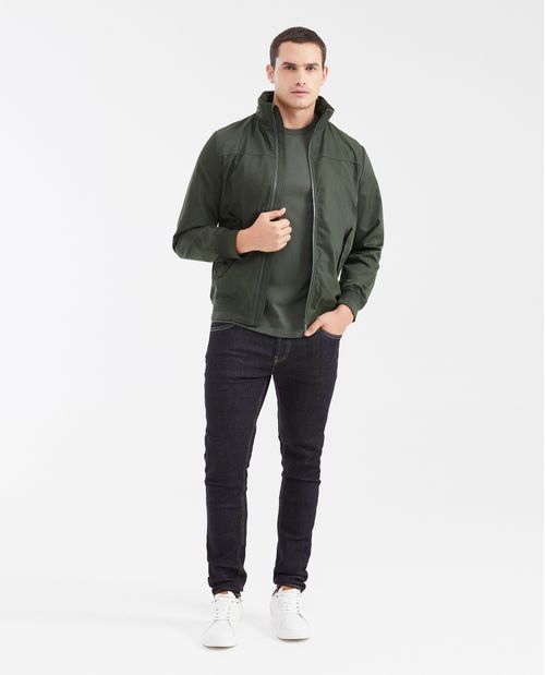 Camiseta Classic Fit Cuello Redondo con Gráfico Pequeño en Algodón para Hombre