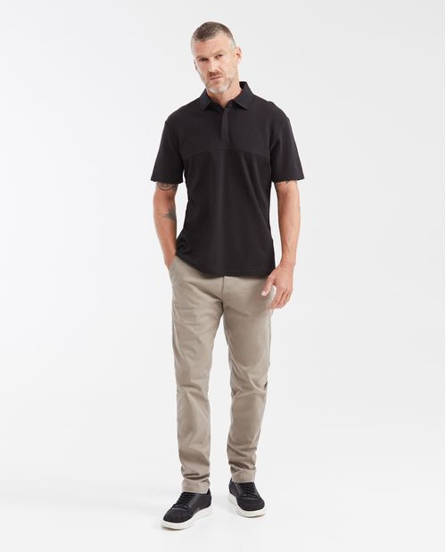 Camiseta Polo Classic Fit con Diseño en Bloques de Tela para Hombre