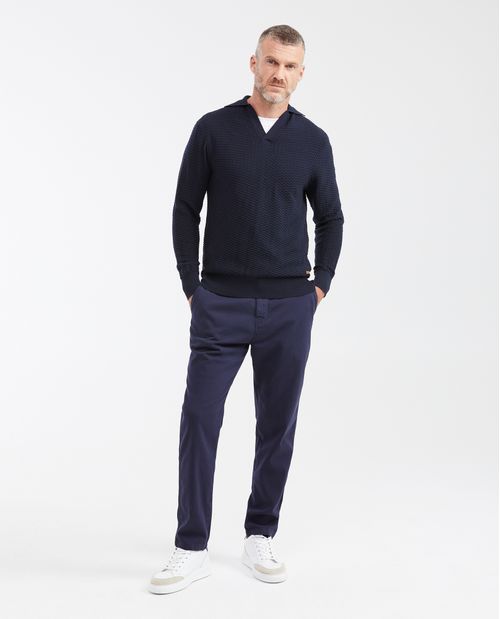 Suéter en Algodón con Cuello en V y Textura Tipo Canasta para Hombre