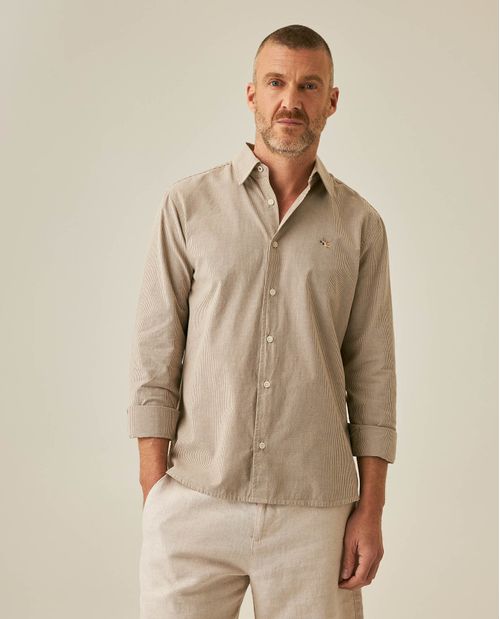 Camisa de Hombre Manga Larga Slim Fit Mil Rayitas Oxford con Piezas en Contraste en Algodón