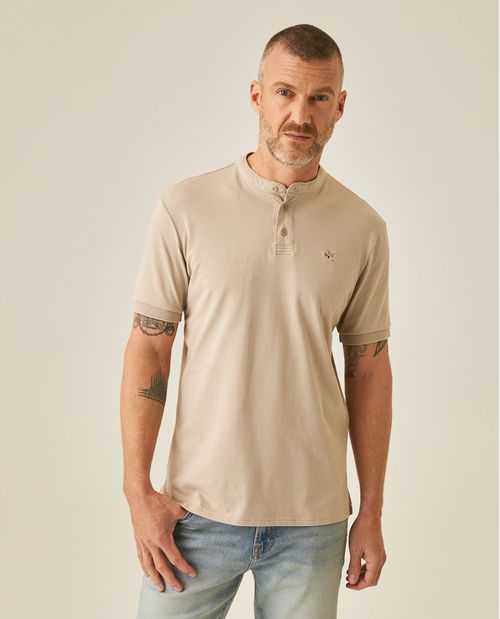 Camisa Polo de Hombre Slim Fit Cuello Nerú con Detalles en Rojo en Mezcla de Algodón