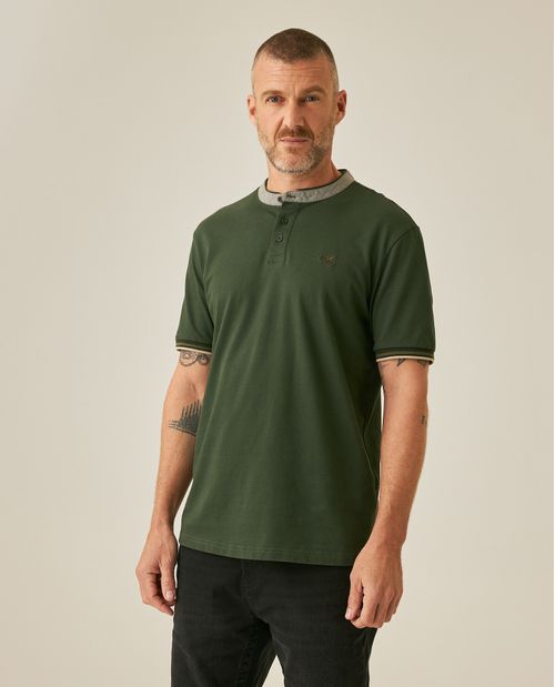 Camisa Polo de Hombre Slim Fit Cuello Nerú con Banda en Contraste en Mezcla de Algodón
