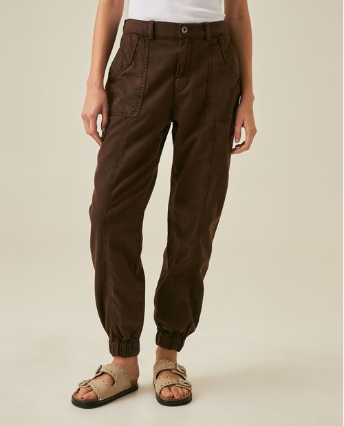 Pantalón de Mujer Silueta Jogger Tiro Alto Denim Liviano Viscosa Diagonal en Mezcla de Algodón y Lyocell