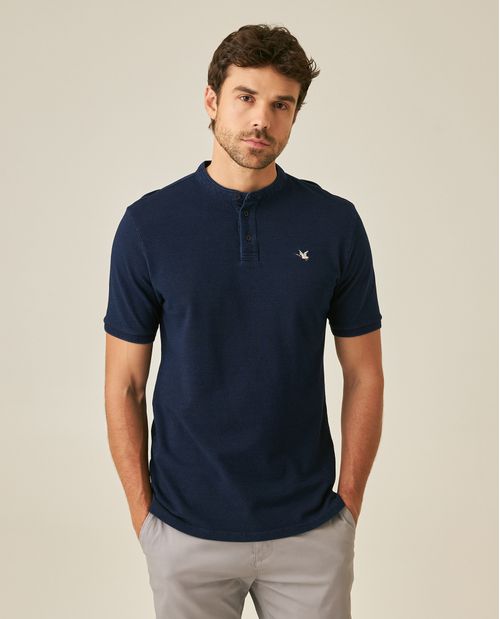 Camisa Polo de Hombre Slim Fit Cuello Nerú Manga Corta en Hilos de Denim Tela Piqué en 100% Algodón