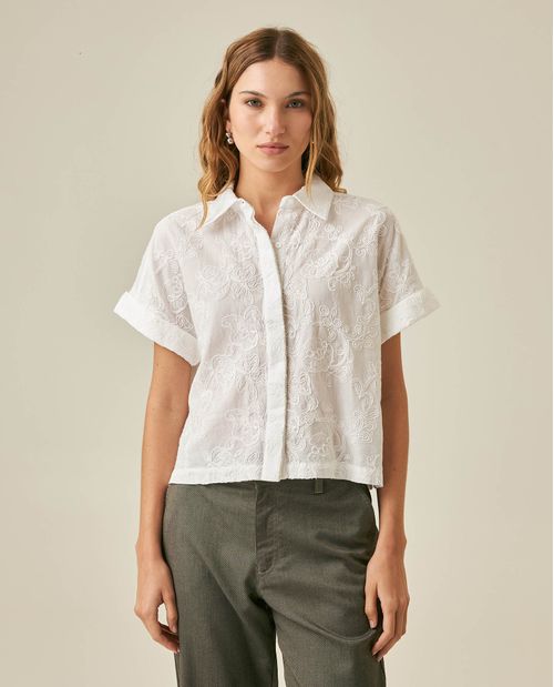 Camisa de Mujer Oversized Cuello Camisero con Guardapolvo Bordada en Algodón