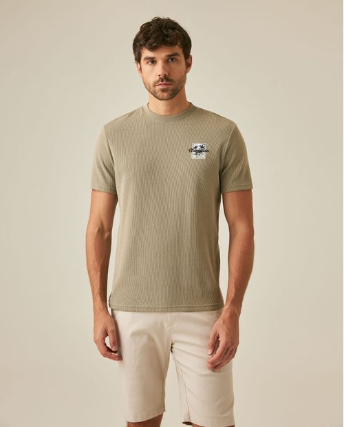 Camiseta de Hombre Slim Fit Manga Corta Marquilla y Bordado Sobrepuesto Textura Waffle en Mezcla de Algodón