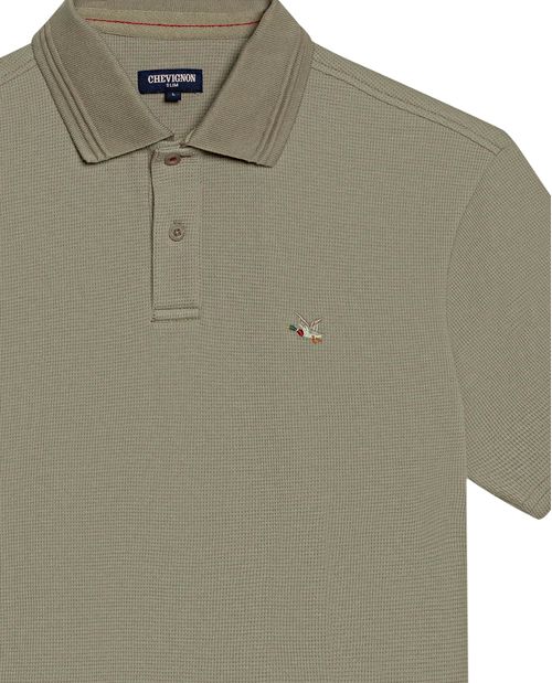 Camisa Polo de Hombre Slim Fit Textura Waffle con Pato Bordado de Colores en Mezcla de Algodón