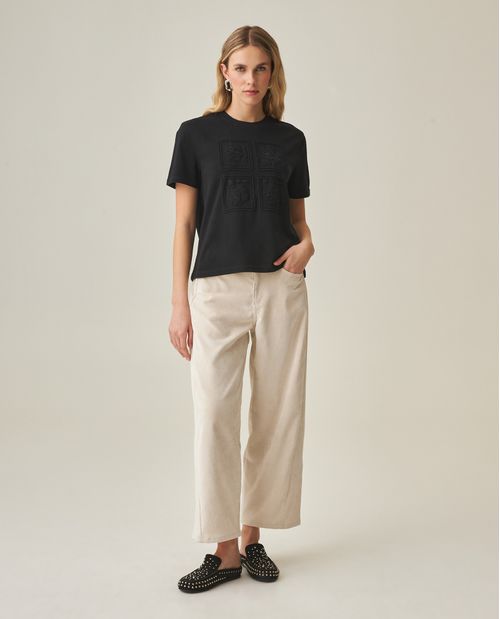 Camiseta Bordada de Mujer