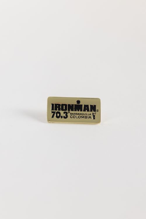 Pin Ironman Dorado