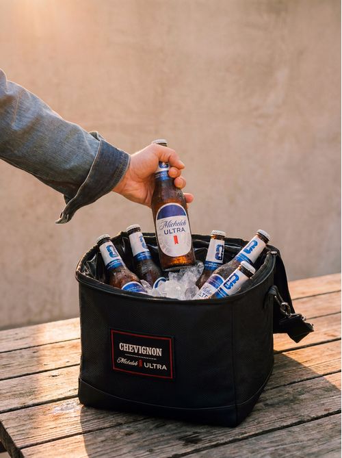 Cooler Chevignon x Michelob