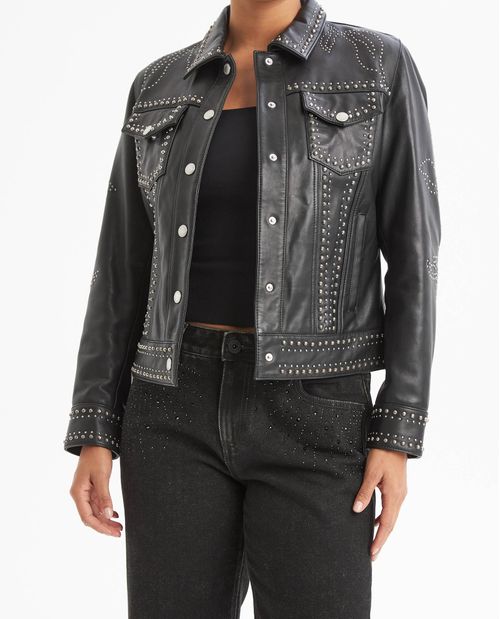 Chaqueta  en piel de cordero con detalles metálicos