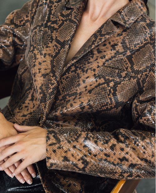Chaqueta Tipo Blazer de Cuero Efecto Serpiente para Mujer - Colombiamoda