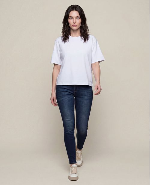 Camiseta Básica con Bordado