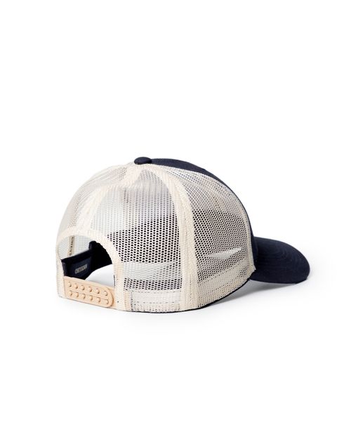 Gorra Trucker Detalles en Cuero